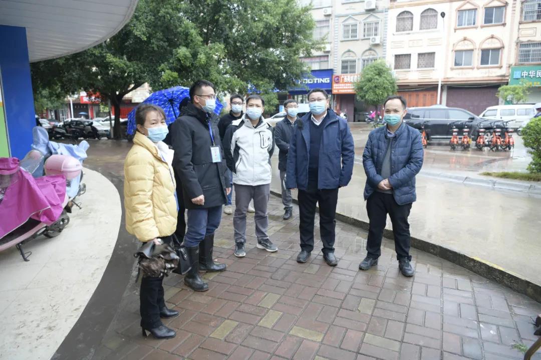 覃子骅到宁明县驻点督导疫情防控工作时强调 从严从快应对当前疫情防控形势 全力做好疫情防控各项工作