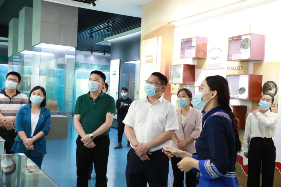 覃子骅到天等县调研乡村振兴和文化旅游工作